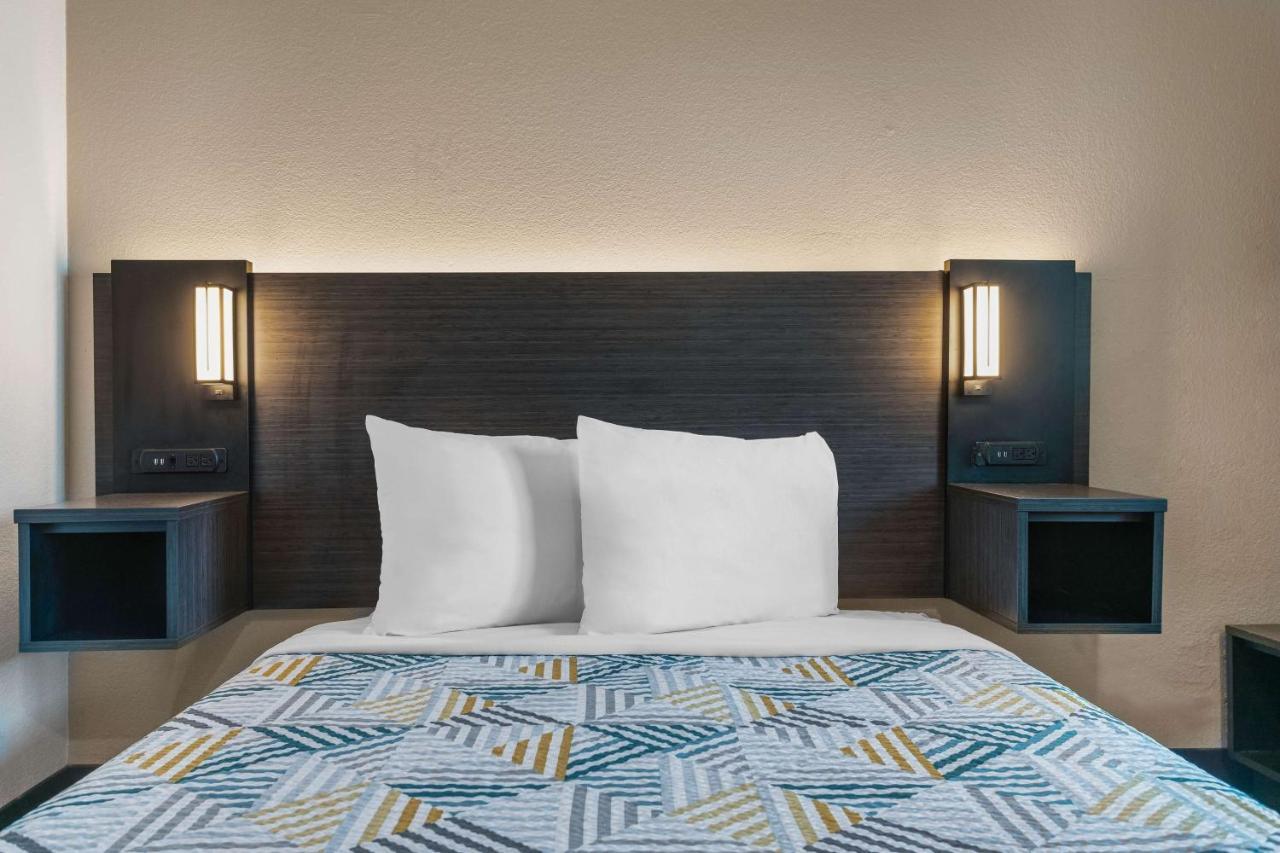 6-merced, Ca - North Hotel