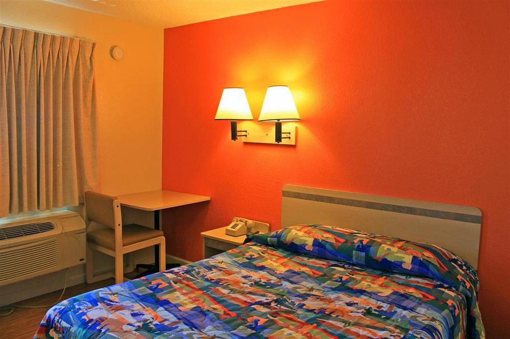 Hotel 6-merced, Ca - North 2*